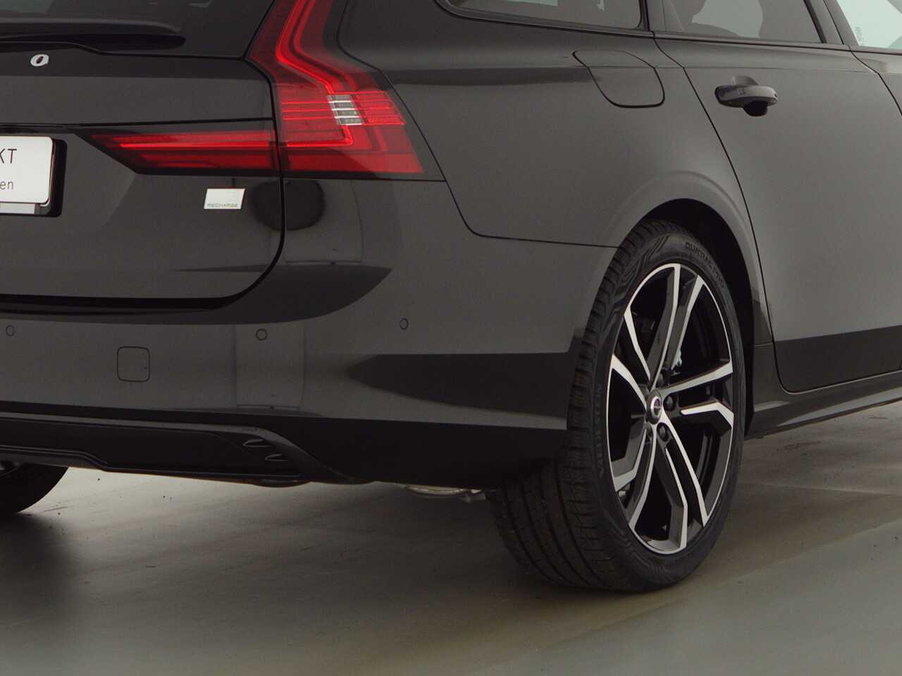 Volvo  V90 Recharge Plus, T8 AWD Plug-in Hybrid, Elektrisch/Benzin, Dark