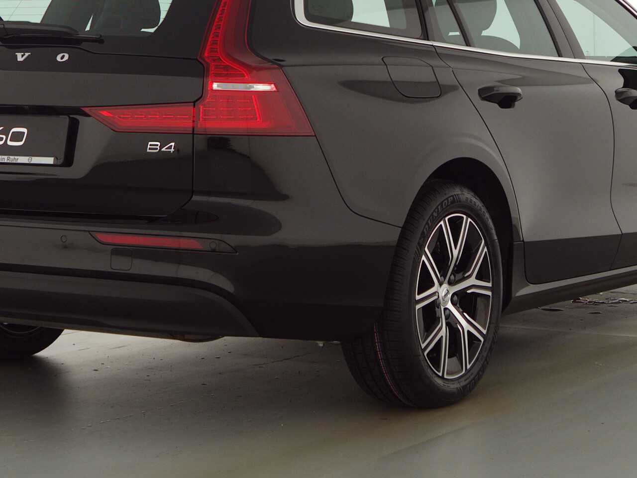 Volvo  V60 Core, B4 Mild-Hybrid, Benzin