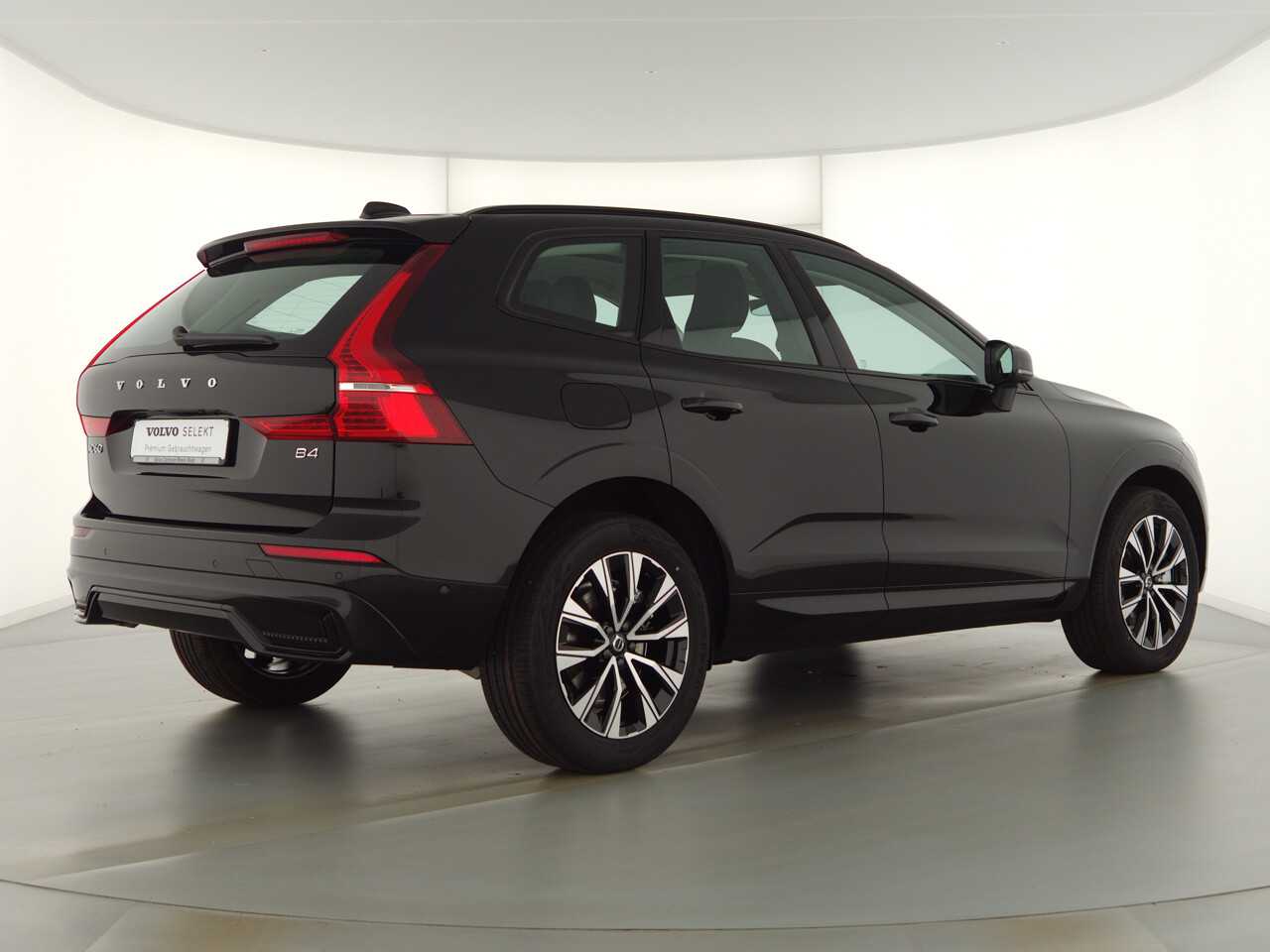 Volvo  XC60 Plus, B4 Mild-Hybrid, Diesel, Dark