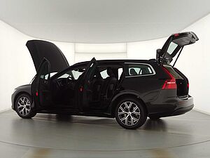 Volvo  V60 Core, B4 Mild-Hybrid, Benzin